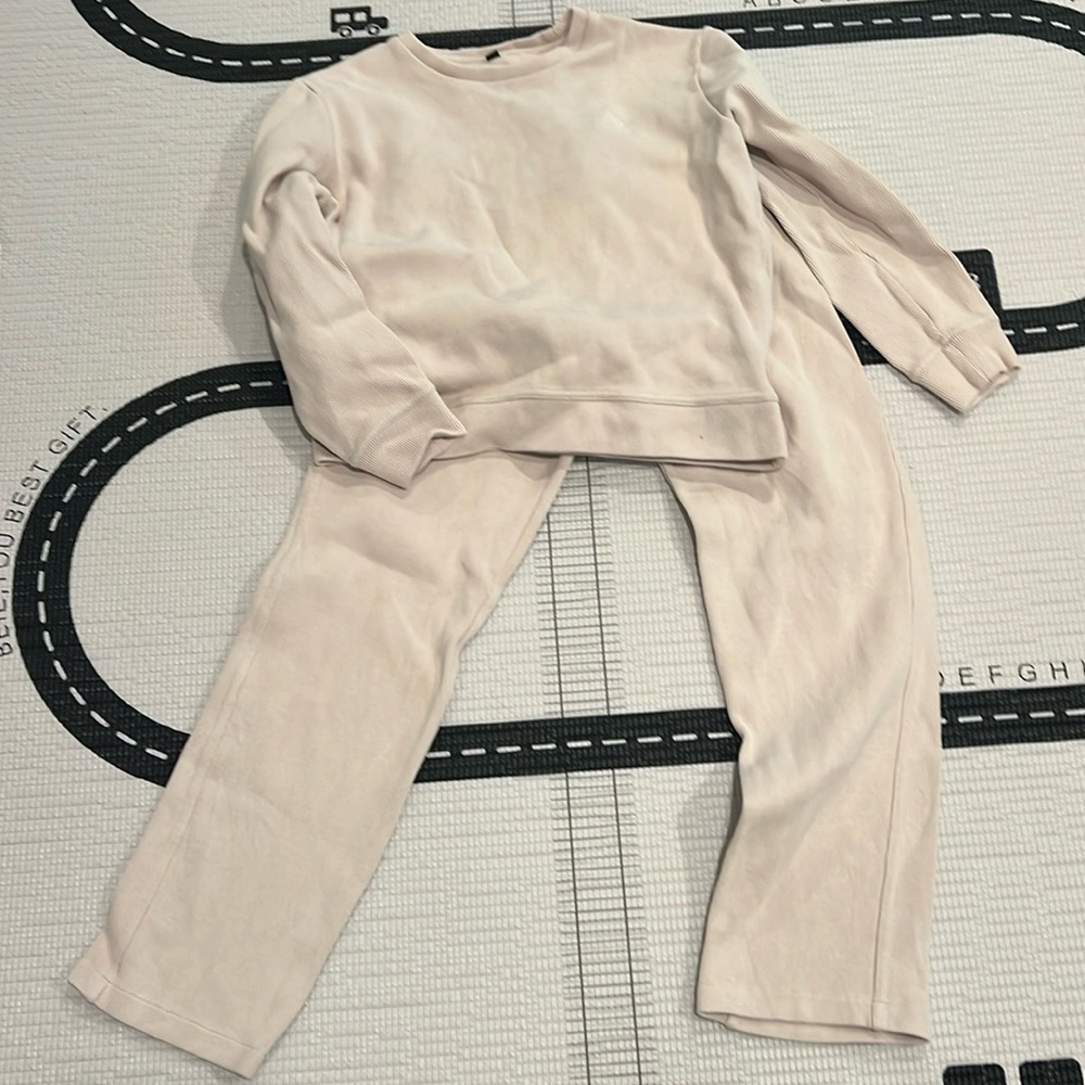 Loro Piana Elegant Cream Jogger Ensemble